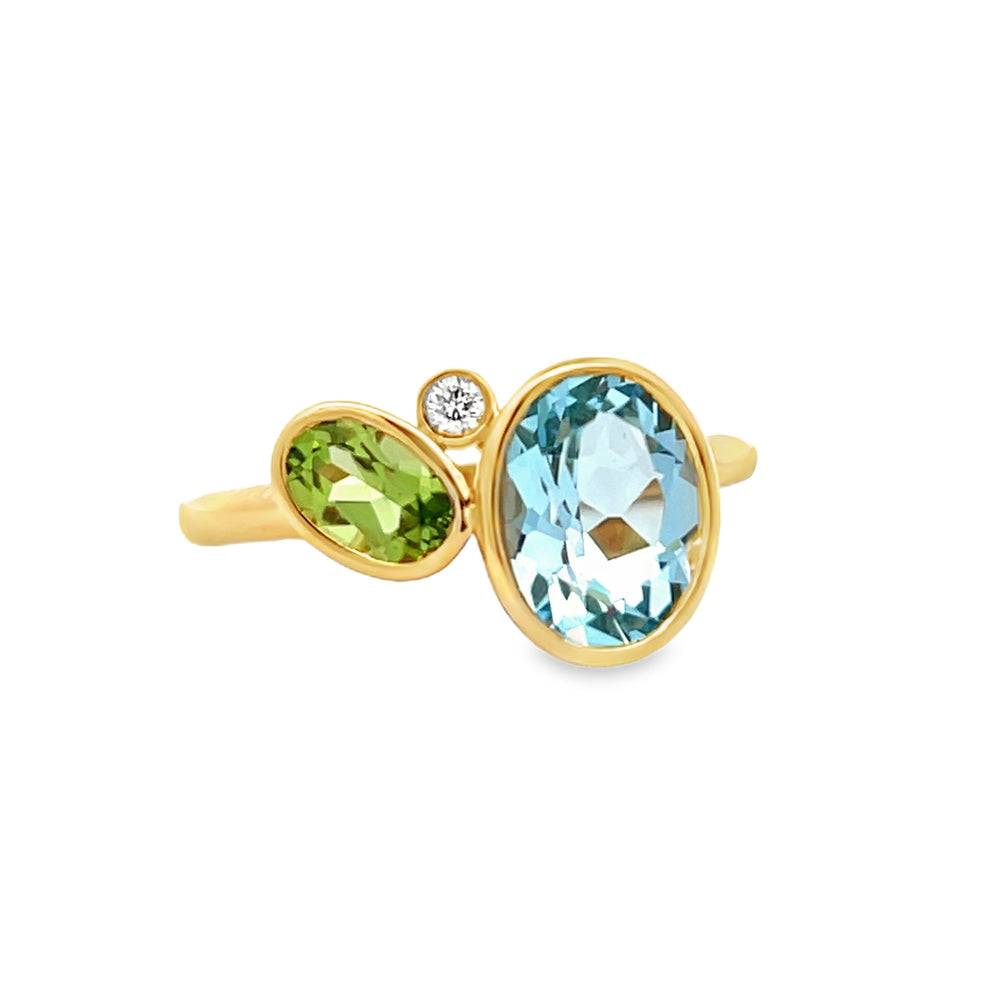 18k Yellow Gold Oval Blue Topaz and Peridot Bezel Set Ring (2.03ct.)