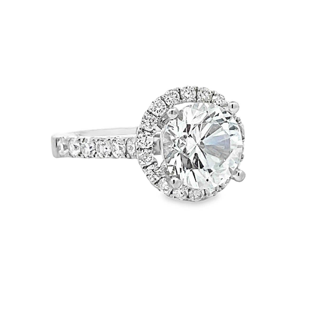 18k White Gold Round Diamond Prong Set Halo Engagement Ring Setting (0.85ctw.)