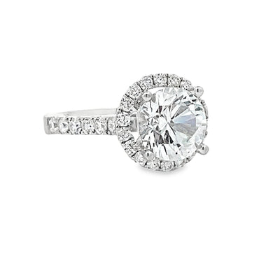 18k White Gold Round Diamond Prong Set Halo Engagement Ring Setting (0.85ctw.)