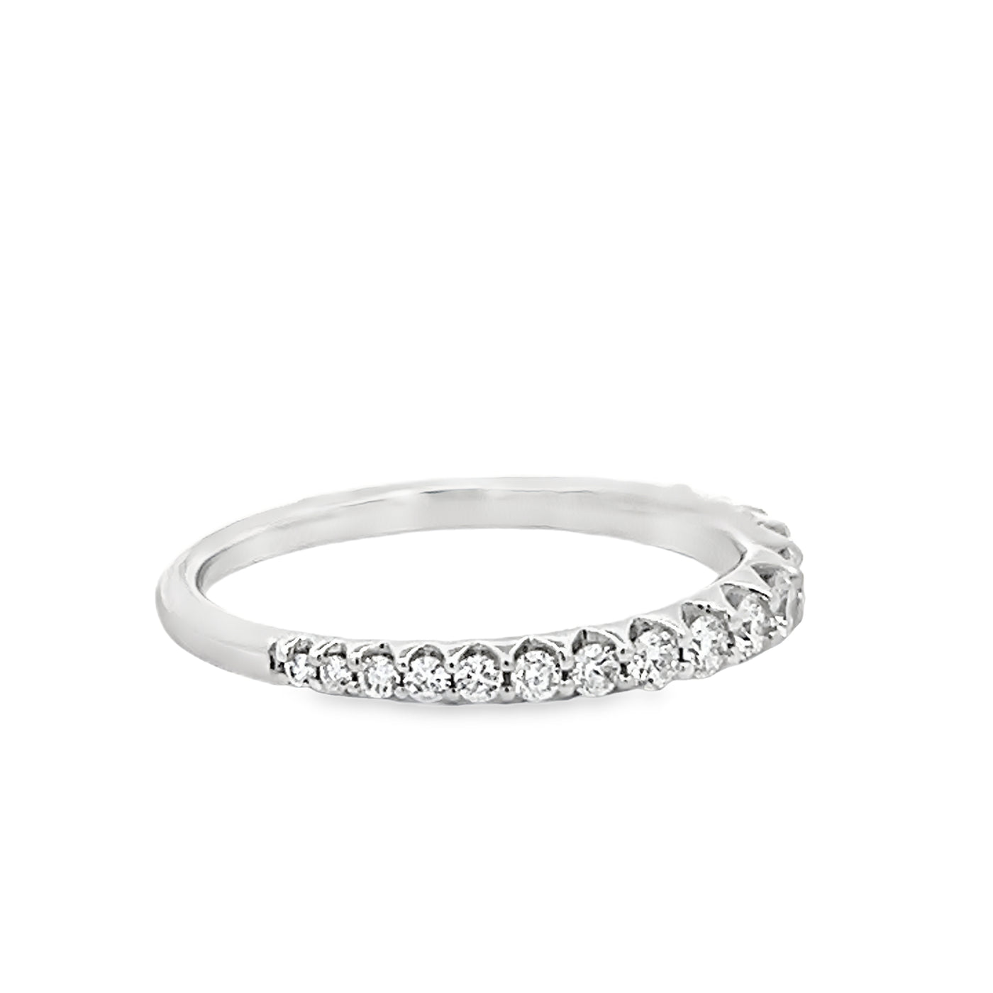 14k White Gold Graduated Round Diamond Shared Prong Anniversary Band (0.48ctw.)