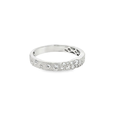 14k White Gold Round Diamond Flush Set Anniversary Band (0.28ctw.)