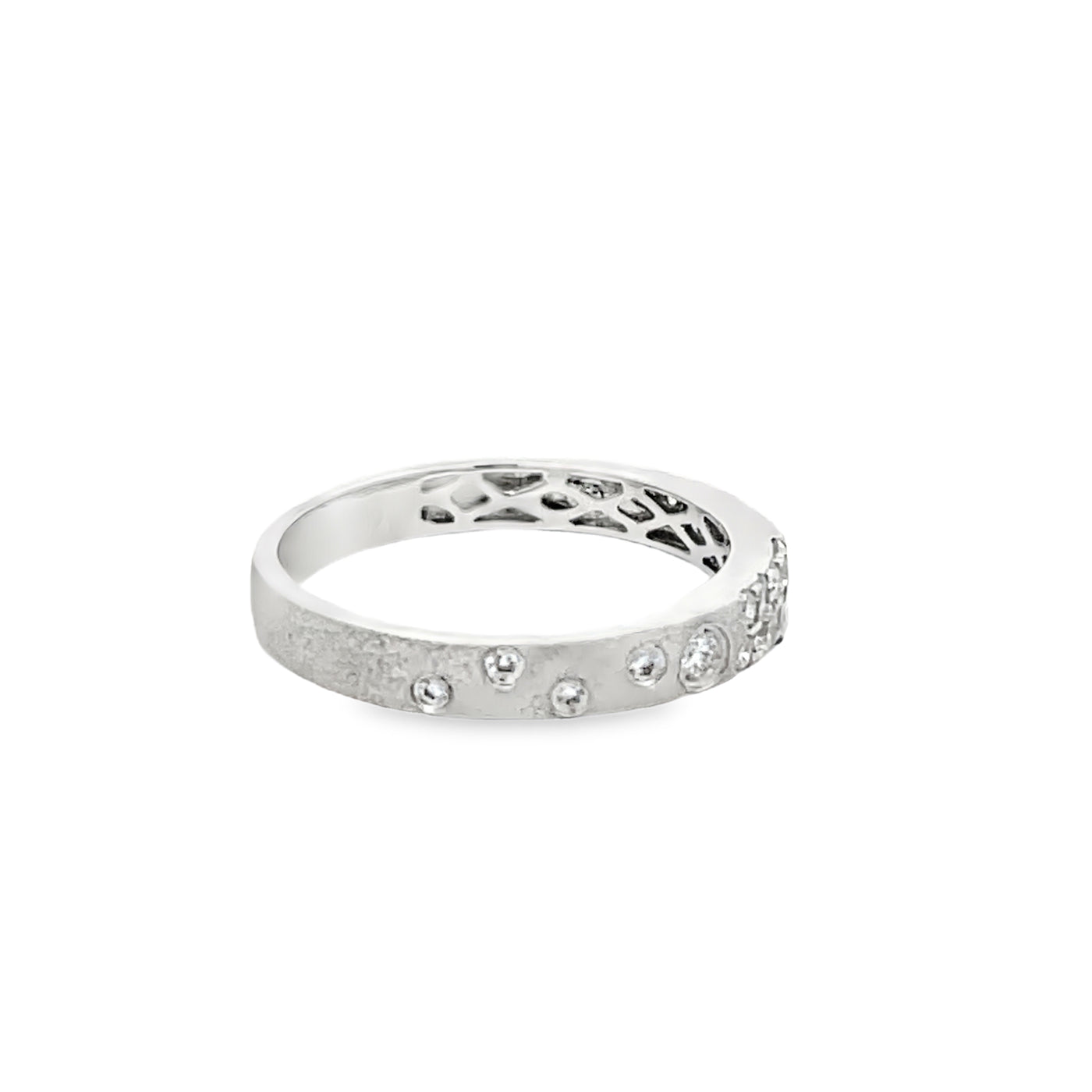 14k White Gold Round Diamond Flush Set Anniversary Band (0.28ctw.)