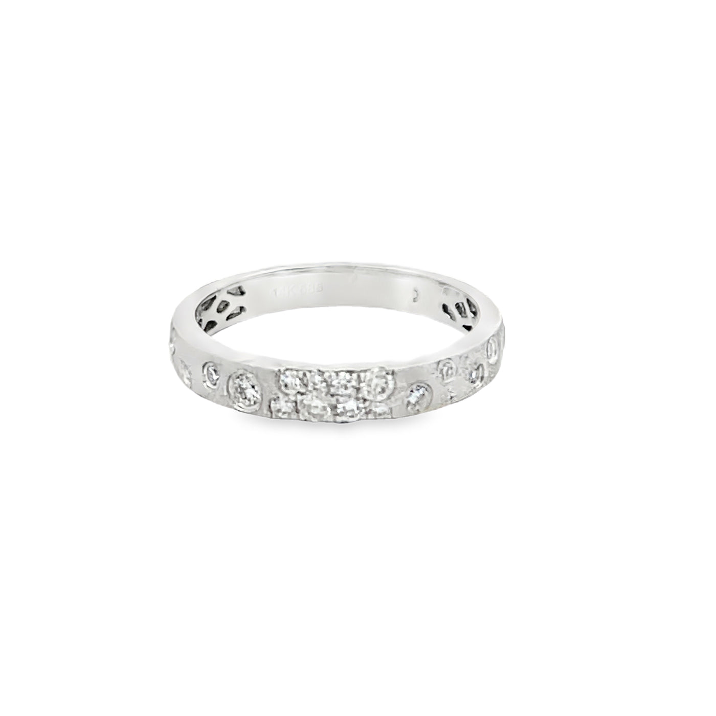 14k White Gold Round Diamond Flush Set Anniversary Band (0.28ctw.)