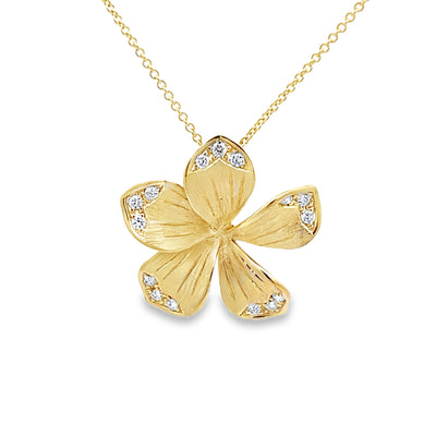 14k Yellow Gold Round Diamond Flower Pendant (0.14ctw.)