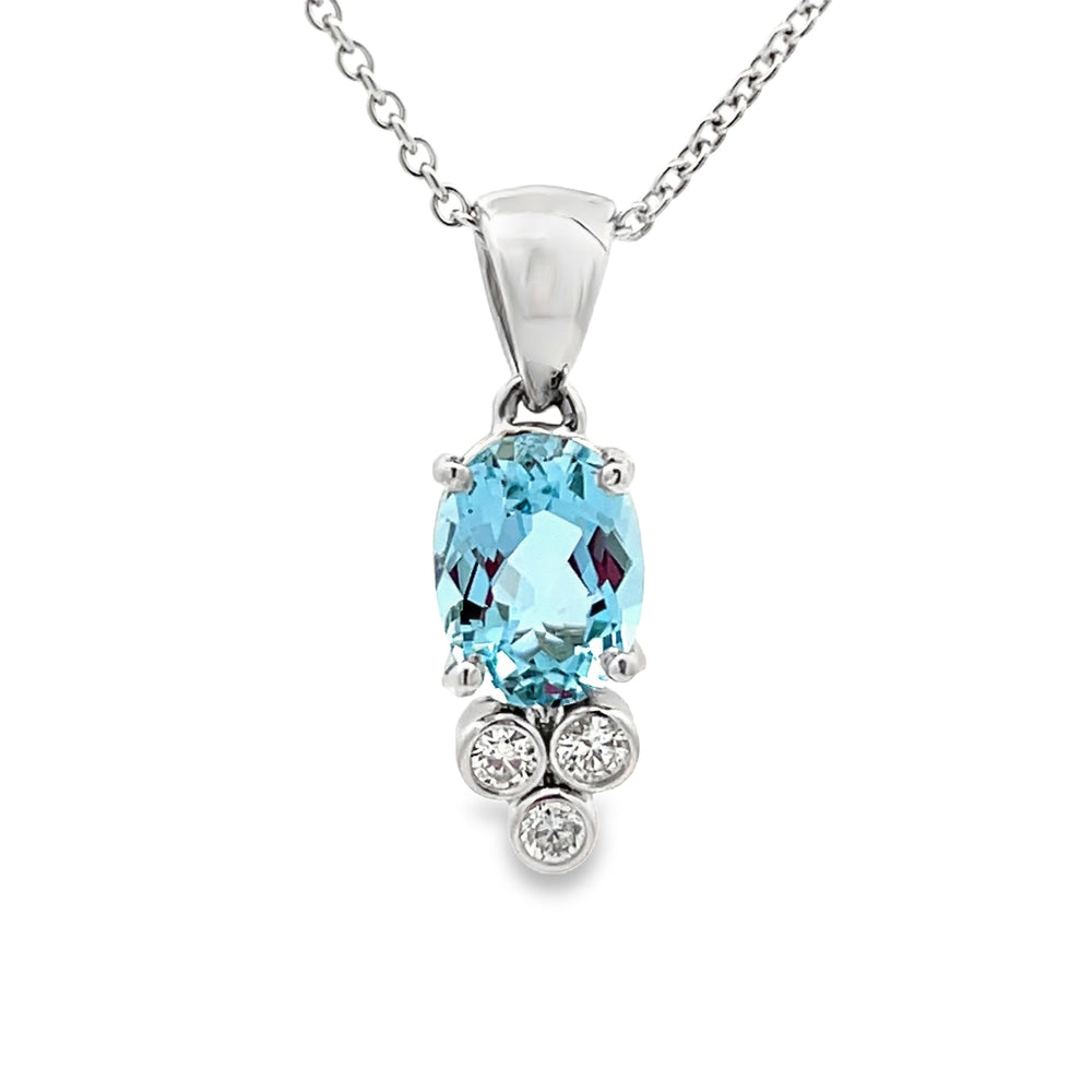 14k White Gold Oval Aquamarine and Round Diamond Pendant (1.27ct.)