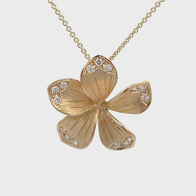 14k Yellow Gold Round Diamond Flower Pendant (0.14ctw.)