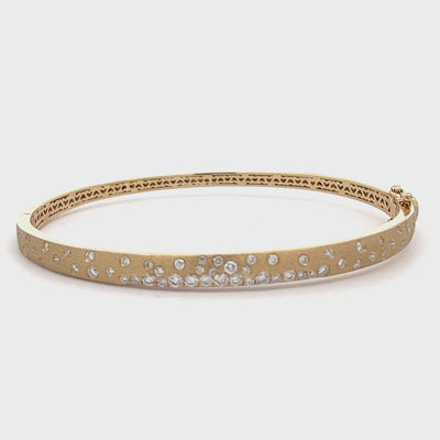 14k Yellow Gold Round Diamond Flush Set Hinged Bangle Bracelet (0.83ctw.)