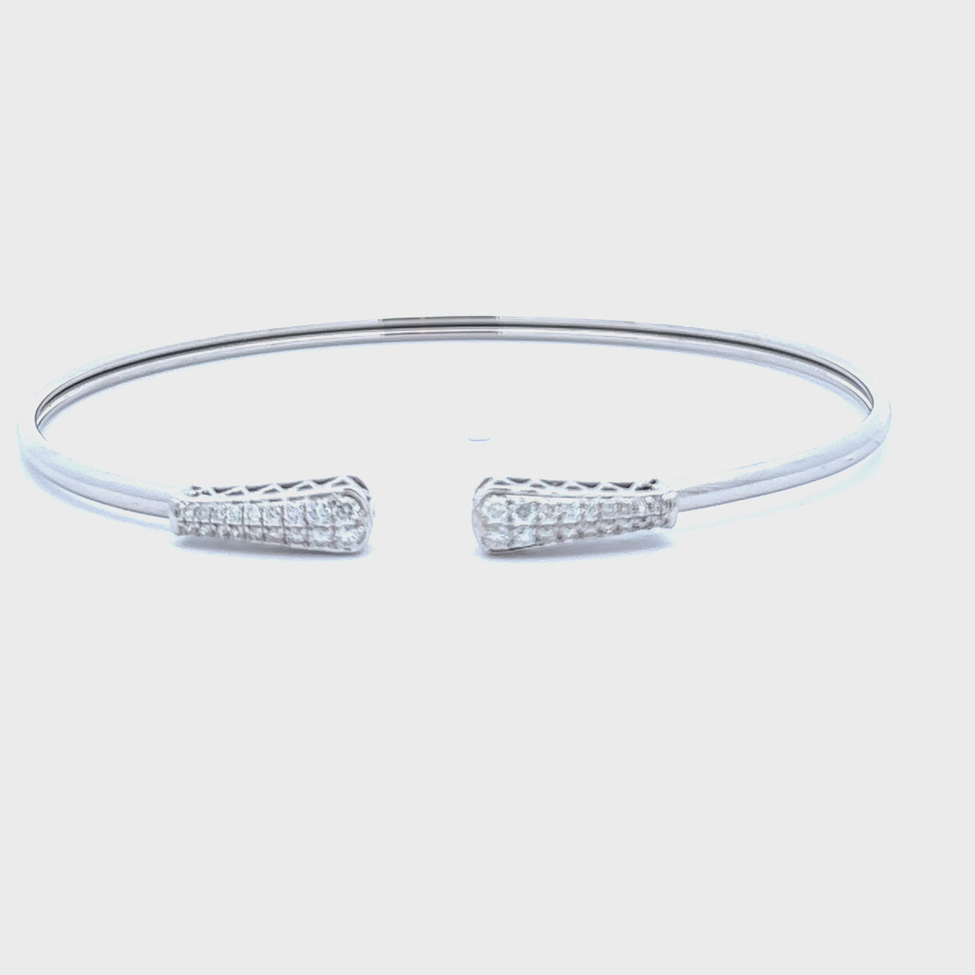 14k White Gold Round Diamond Cuff Bracelet (0.29ctw.)