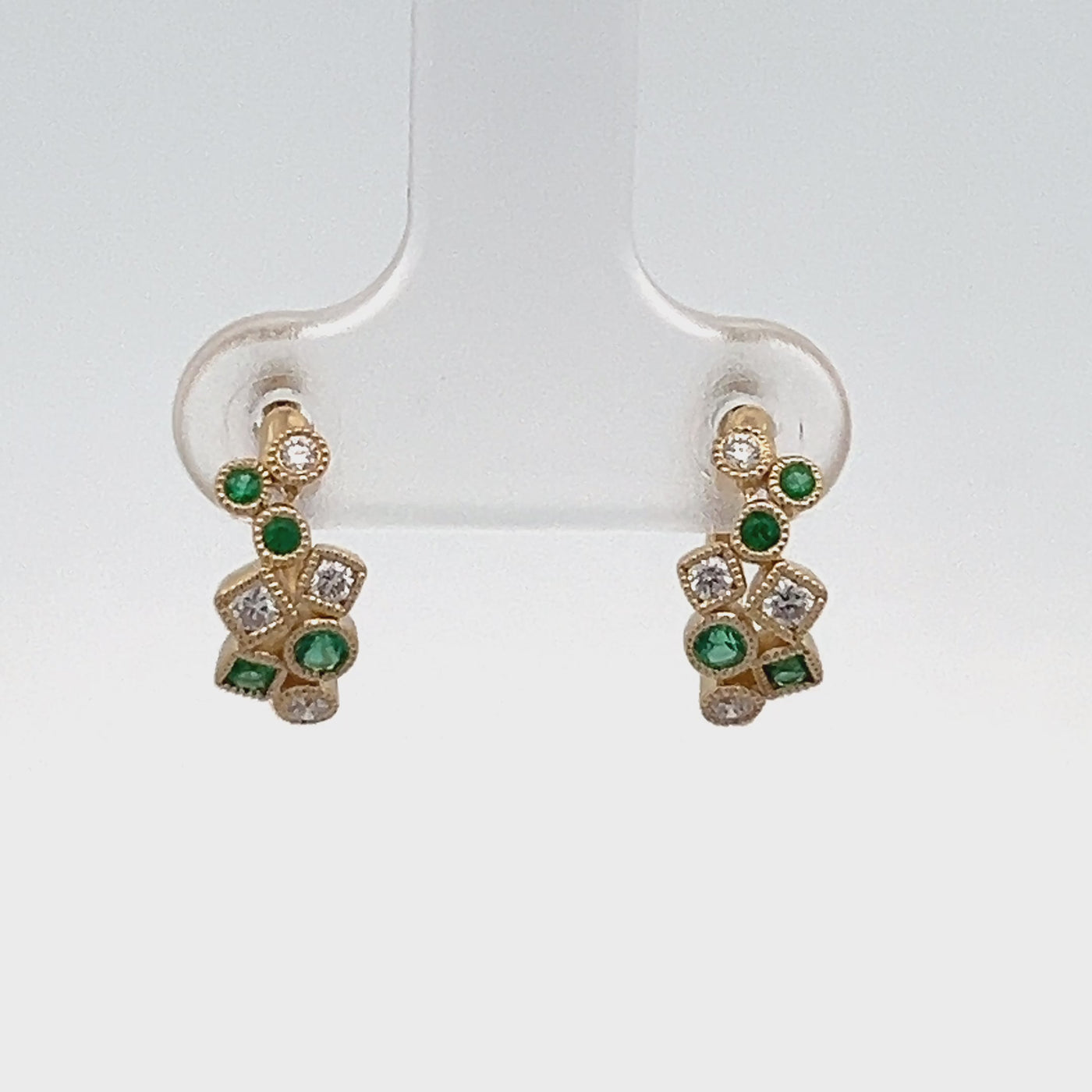 14k Yellow Gold Round Emerald and Diamond Huggie Hoop Earrings (0.13ctw.)