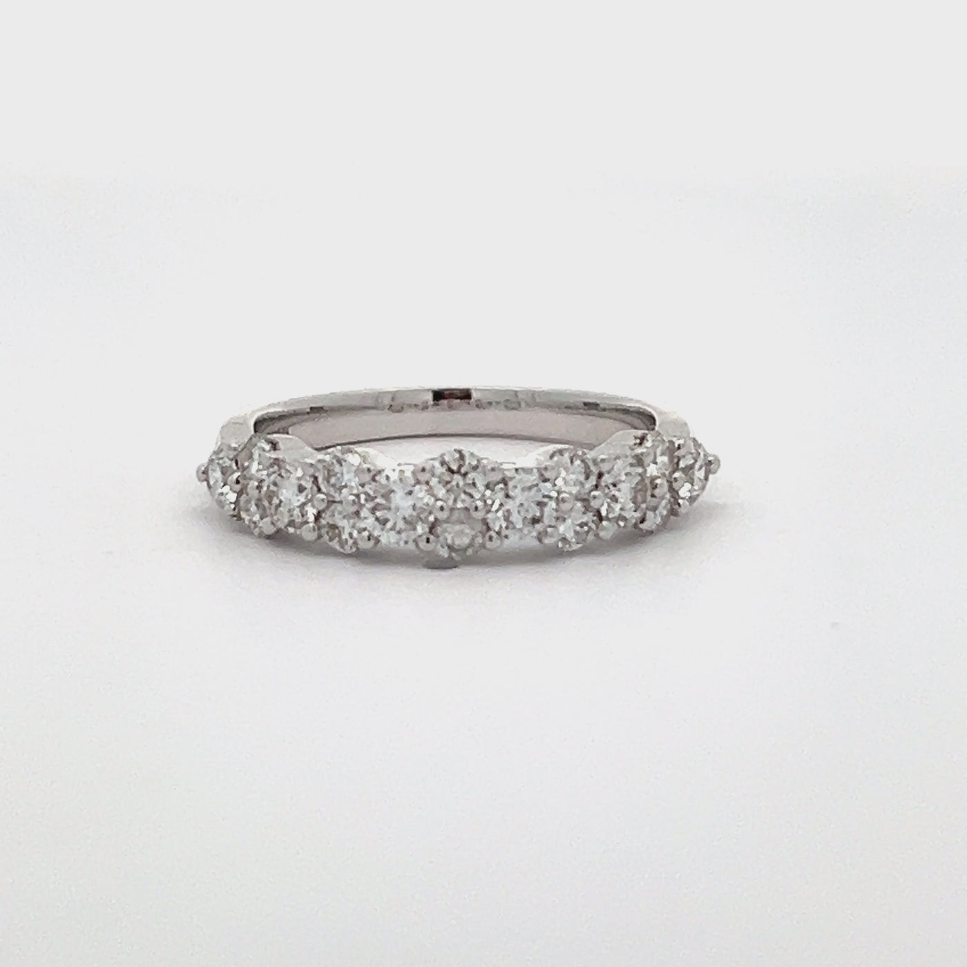 14k White Gold Round Diamond Alternating Pattern Anniversary Band (0.83ctw.)